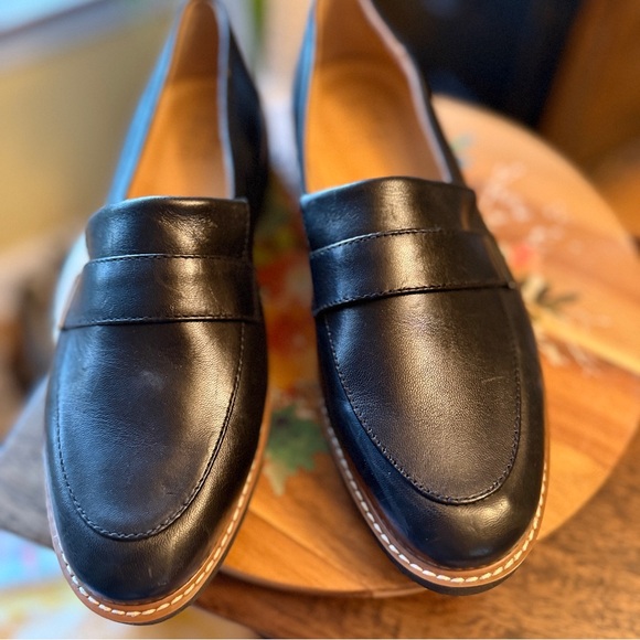 Naturalizer Adaline Leather Loafers / new without box - Picture 2 of 12